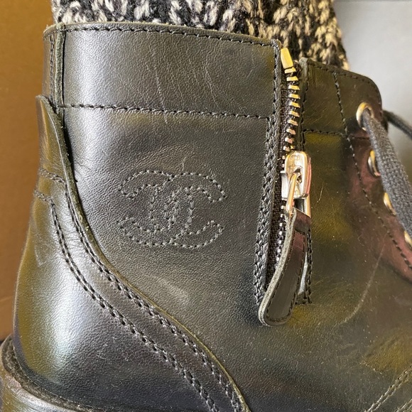Chanel size 6 boots - Picture 7 of 8